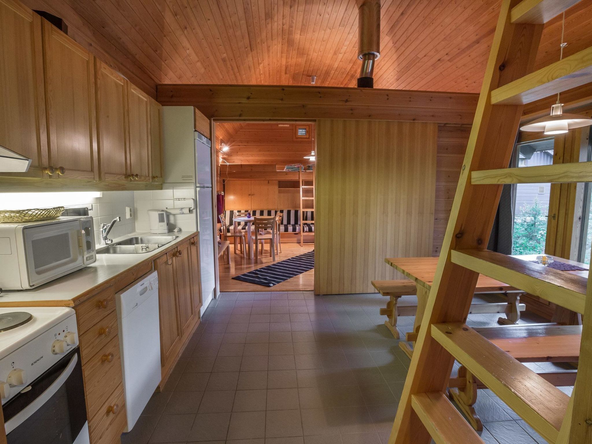 Fridge, microwave, dishwasher, cookware/dishes/utensils