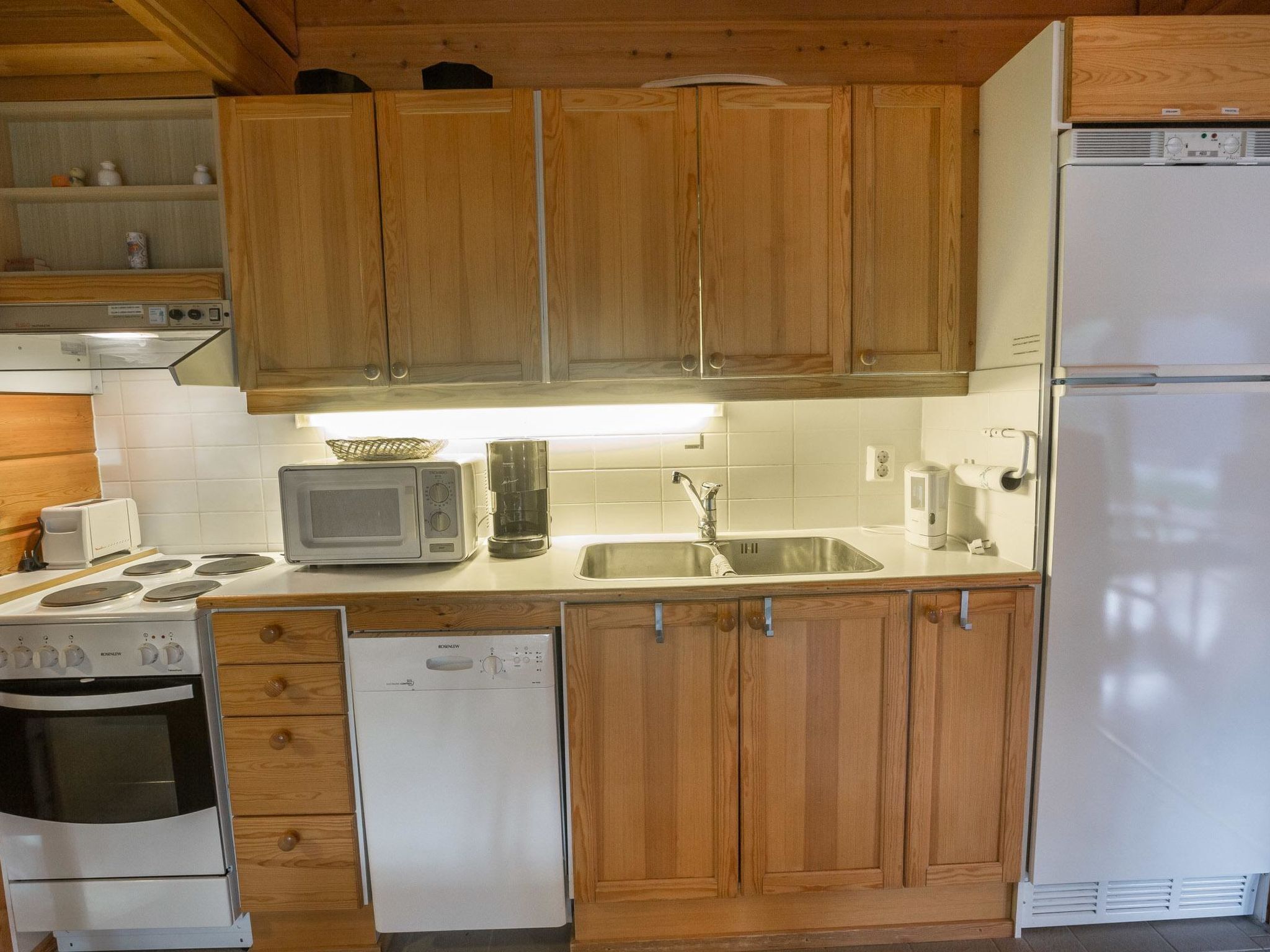 Fridge, microwave, dishwasher, cookware/dishes/utensils