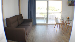Living area - Rescator Resort 224 - One Bedroom Resort, Sleeps 4 (Roses)