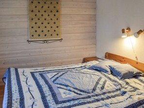 1 chambre, fer et planche Ă repasser