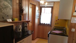 Fridge, dishwasher, cookware/dishes/utensils