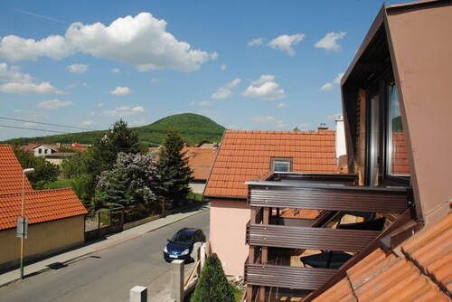 Chalet Lucie - Four Bedroom Villa, Sleeps 10