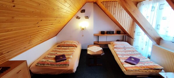 4 bedrooms, Internet, bed sheets