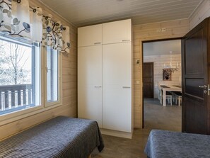 2 عدّة غرف نوم وخدمة الإنترنت