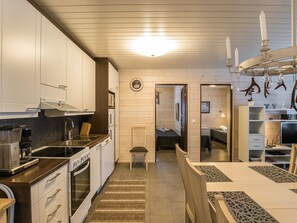 Fridge, microwave, dishwasher, cookware/dishes/utensils