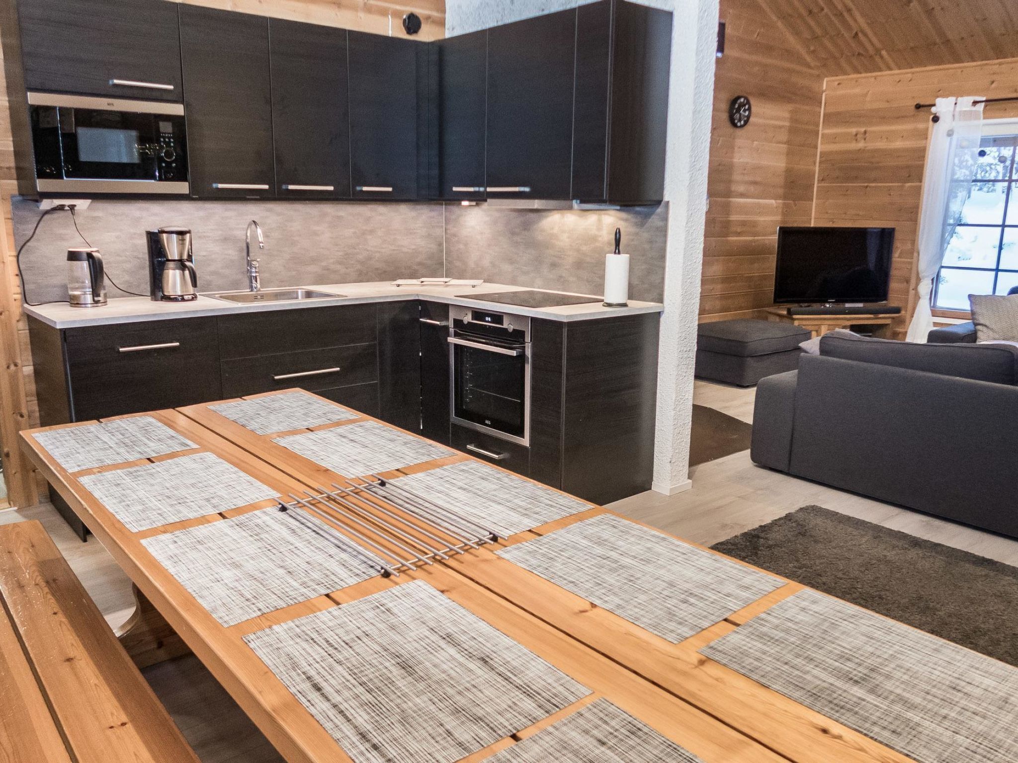 المنشأة من الداخل