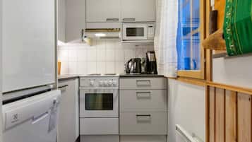 Geladeira, micro-ondas, lava-louças