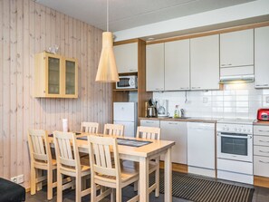 Fridge, microwave, dishwasher, cookware/dishes/utensils - Rukatonttu d21 by Interhome (Kuusamo)