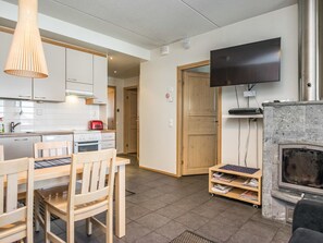 Fridge, microwave, dishwasher, cookware/dishes/utensils - Rukatonttu d21 by Interhome (Kuusamo)