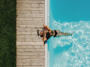 Outdoor pool, pool umbrellas, sun loungers