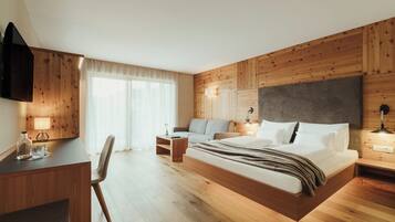 Comfort Room Laerche | Hochwertige Bettwaren, Minibar, Zimmersafe, individuell dekoriert