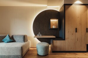 Hochwertige Bettwaren, Minibar, Zimmersafe, individuell dekoriert
