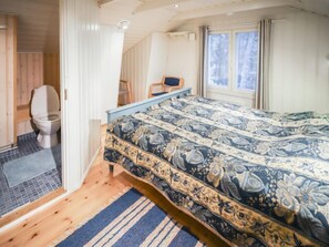 2 makuuhuonetta, silitysrauta/-lauta, internet