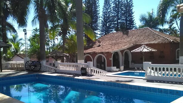 Outdoor pool - Hotel Fazenda Ariranha (Ariranha)