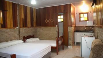 Quarto luxo | Wi-Fi de cortesia, roupa de cama