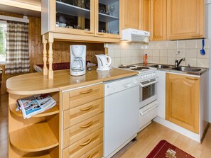 Fridge, microwave, dishwasher, cookware/dishes/utensils