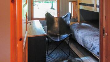 2 bedrooms, internet
