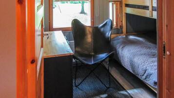 2 bedrooms, internet