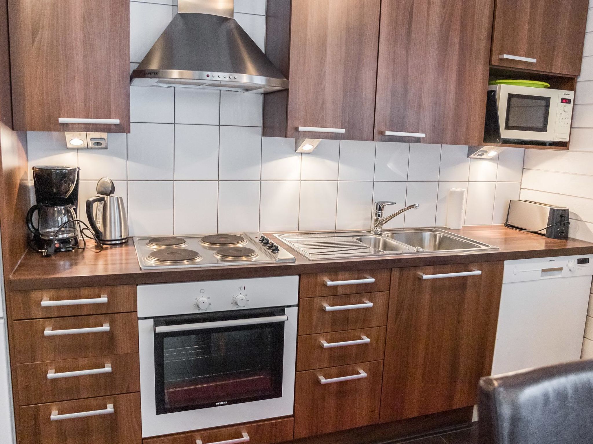 冰箱、微波炉、洗碗机、厨具/餐具