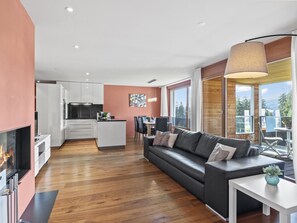 TV, fireplace - Apartment Kulm 1 by Interhome (Valbella)