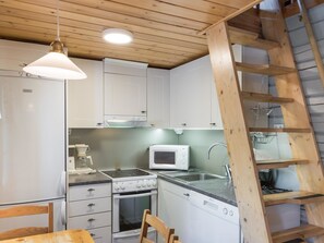 Fridge, microwave, dishwasher, cookware/dishes/utensils