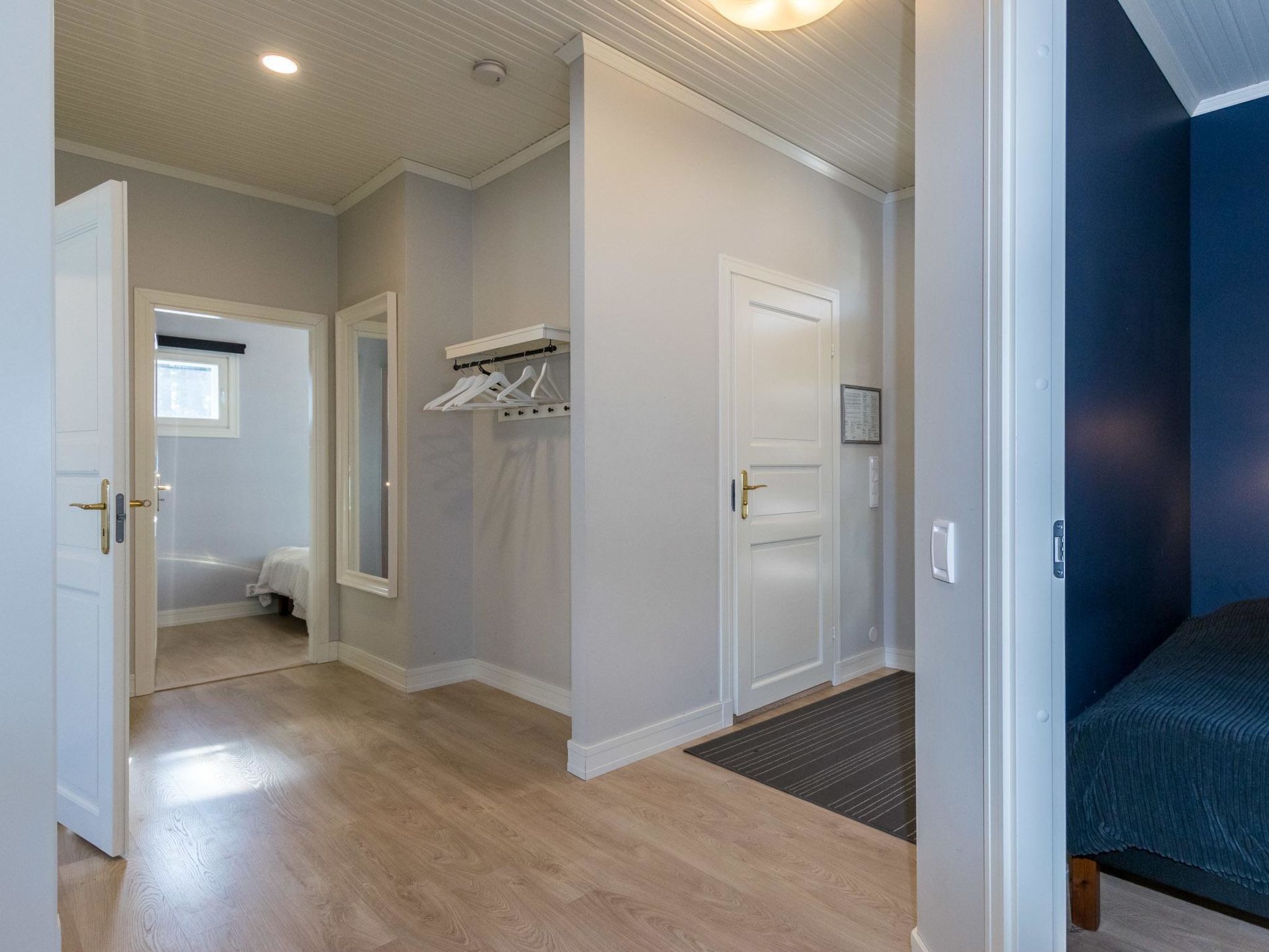 3 makuuhuonetta, internet