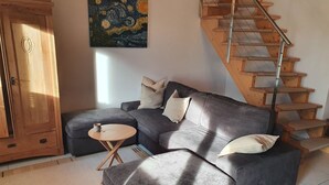 TV, peis, DVD-spiller og stereoanlegg