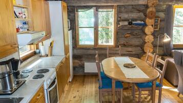Fridge, microwave, dishwasher, cookware/dishes/utensils