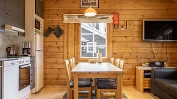 Fridge, microwave, cookware/dishes/utensils