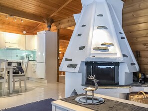 Jääkaappi, mikroaaltouuni, astianpesukone