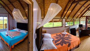 In-room safe, free WiFi, bed sheets