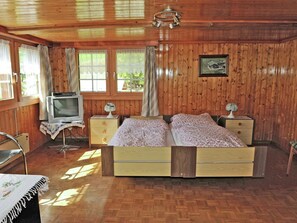 3 bedrooms, Internet