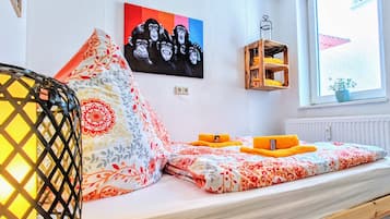 1 habitación, tabla de planchar con plancha, wifi gratis y ropa de cama