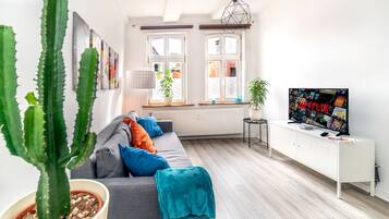 Smart-TV, Videospiele, Bücher, Videothek