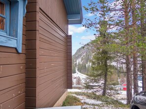 A wooden cabin with a view of a snowy mountain landscape. - Rukan vaarala 2 c 3 by Interhome (Kuusamo)