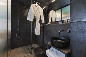 Bathroom shower - Theodor Rothschild Tel-Aviv (Tel Aviv)