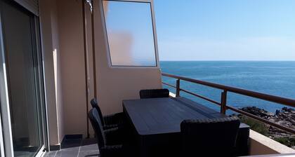 T2 climatisé vue sur mer, WIFI, piscine et parking