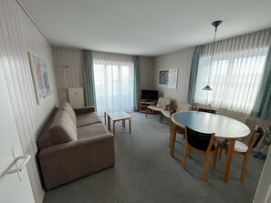 TV - Suzanne Nr. 18 by Interhome (Schönried)