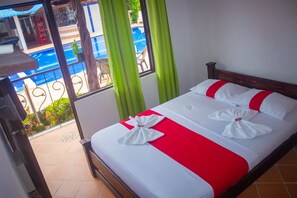 Iron/ironing board, bed sheets