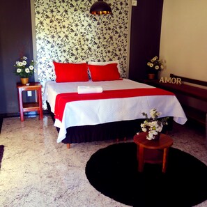 Presidential Room | Desk, laptop workspace, free WiFi, bed sheets - Pousada Grande Rio (Pirapora)