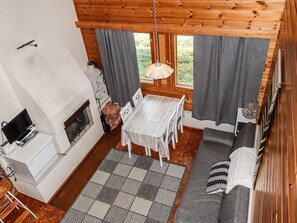 Televisio, takka, DVD-soitin