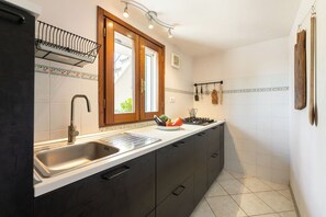 Geladeira, fogão, cooktop, lava-louças