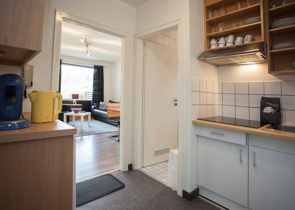 Kühlschrank, Mikrowelle, Toaster, Hochstuhl