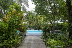 Außenpool, geöffnet von 08:00 Uhr bis 22:00 Uhr, Liegestühle