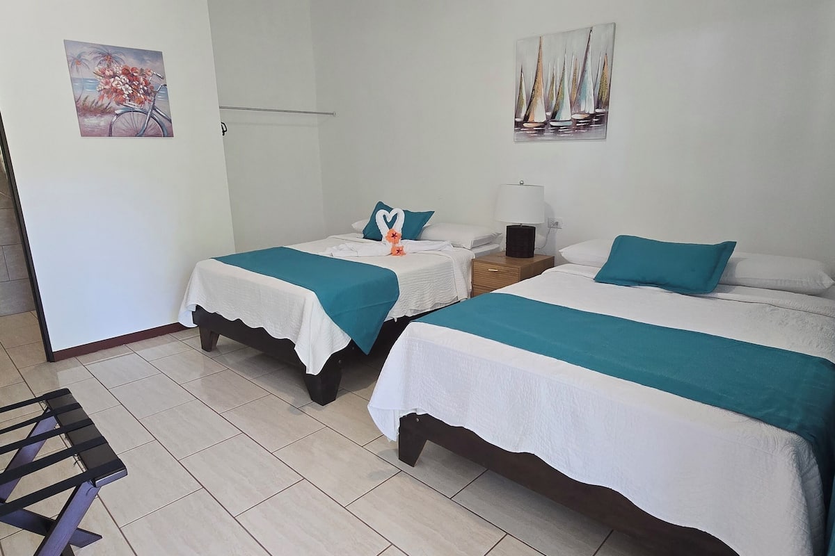 1 bedroom, bed sheets