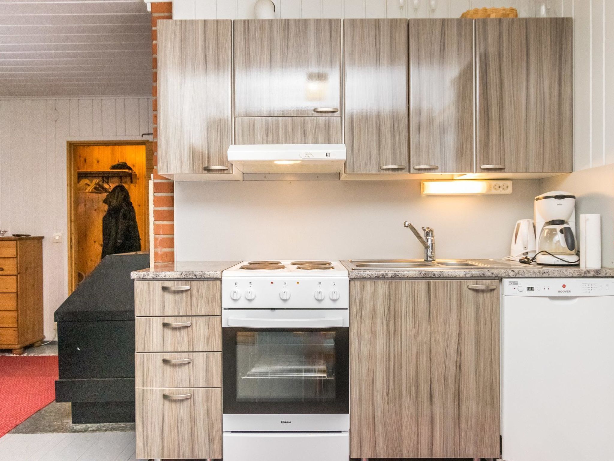 Kühlschrank, Mikrowelle, Geschirrspüler, Hochstuhl