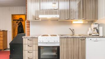 Frigorifero, microonde, lavastoviglie, seggiolone