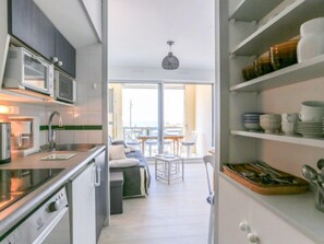 Réfrigérateur, micro-ondes, lave-vaisselle