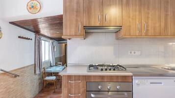 Refrigerador, microondas, horno y lavavajillas