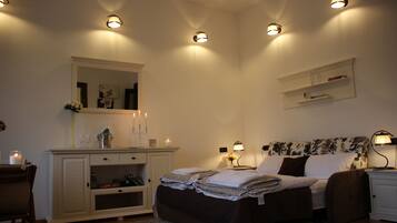 2 chambres, coffres-forts dans les chambres, fer et planche à repasser